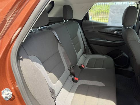 Used 2021 Chevrolet TrailBlazer LS FWD image 15