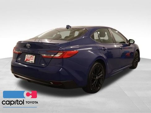 Used 2025 Toyota Camry SE w/ Convenience Package AWD/4WD image 2