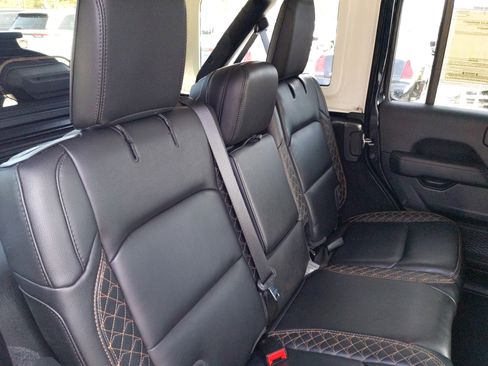 Used 2021 Jeep Wrangler Unlimited Sahara image 20