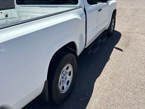 Used 2024 Nissan Frontier S w/ Technology Package AWD/4WD image 2