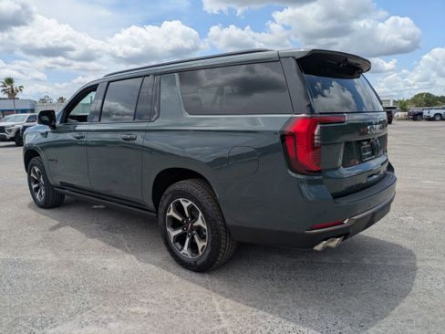 New 2026 GMC Yukon XL AT4 Ultimate AWD/4WD image 5