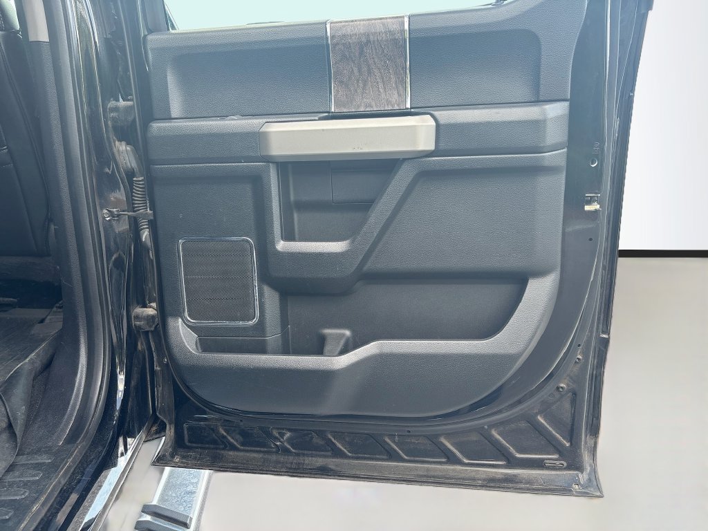 Used 2018 Ford F250 Lariat w/ Lariat Value Package AWD/4WD image 21