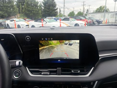 Used 2025 Chevrolet Equinox LT image 24