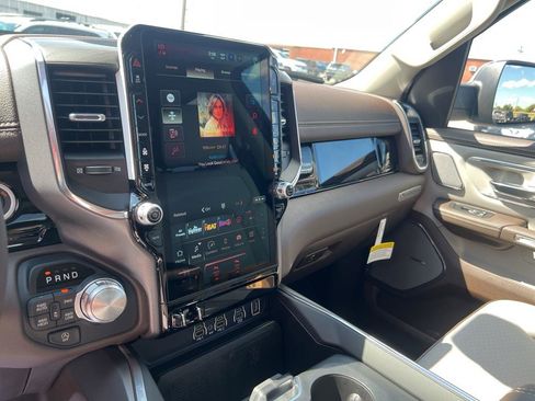 Used 2025 RAM 1500 Laramie image 13