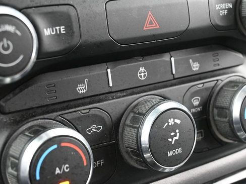 Used 2022 RAM 1500 Big Horn AWD/4WD image 12