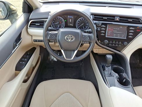 Used 2018 Toyota Camry LE image 23