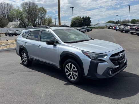 Used 2023 Subaru Outback Premium AWD/4WD image 2