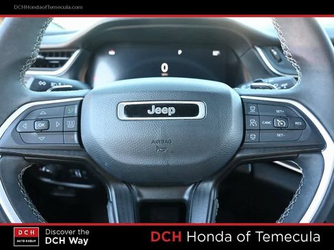 Used 2024 Jeep Grand Cherokee L Laredo image 8