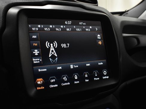 Used 2022 Jeep Renegade Limited AWD/4WD image 16
