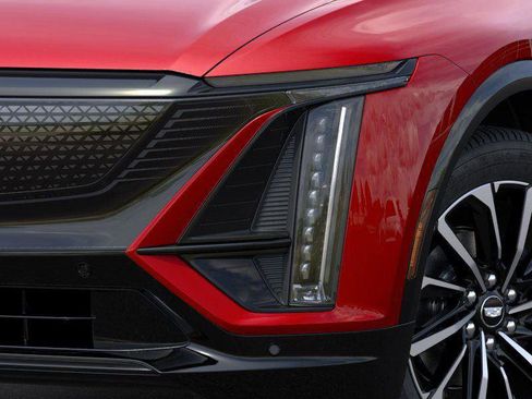 New 2025 Cadillac Lyriq Sport RWD image 10