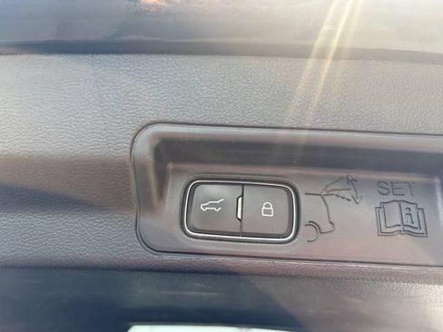 Used 2021 Ford Explorer XLT w/ Equipment Group 202A AWD/4WD image 18