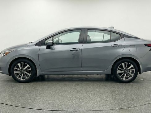 Used 2025 Nissan Versa SV image 5