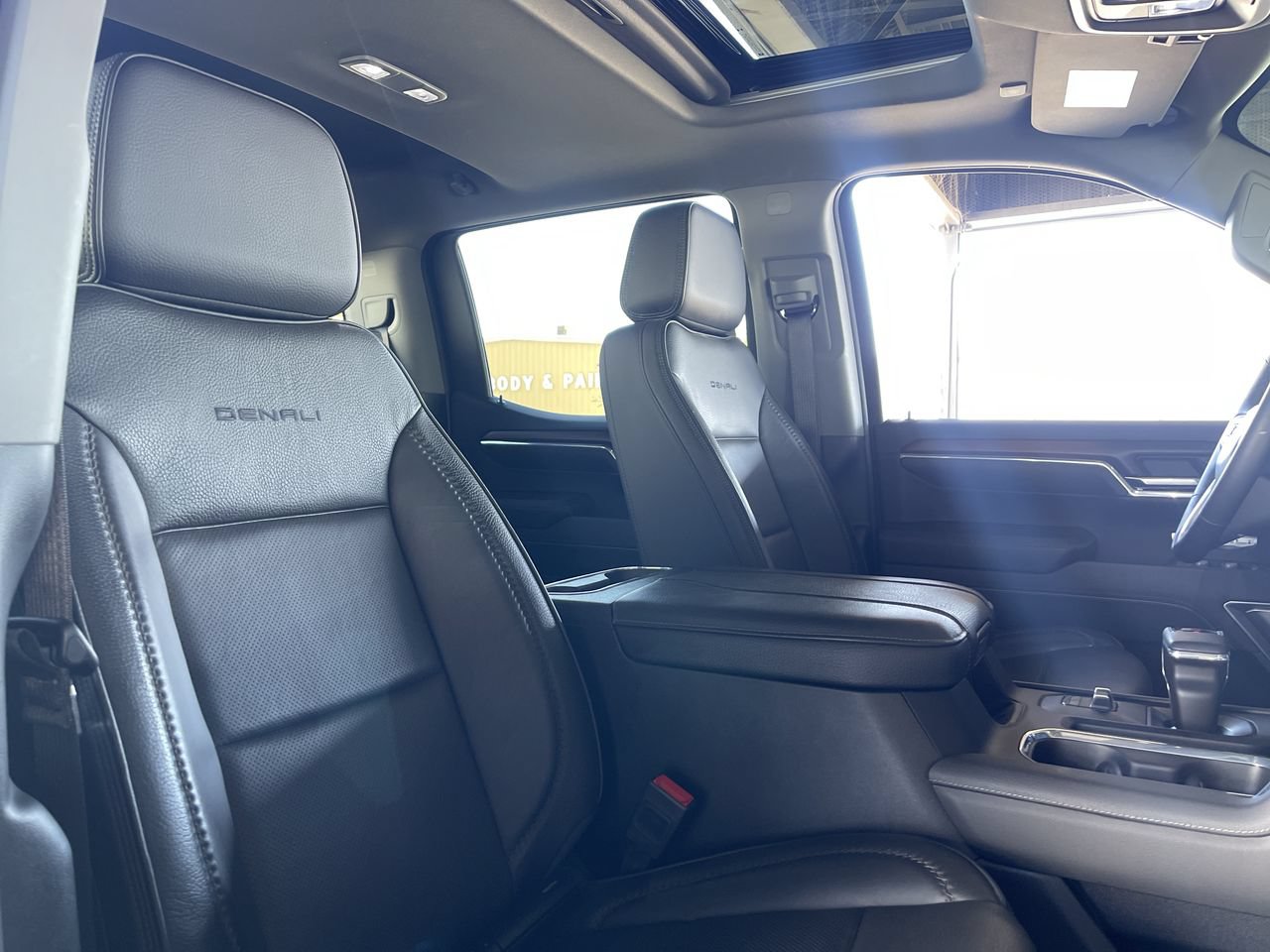 Used 2025 GMC Sierra 1500 Denali w/ Technology Package AWD/4WD image 28