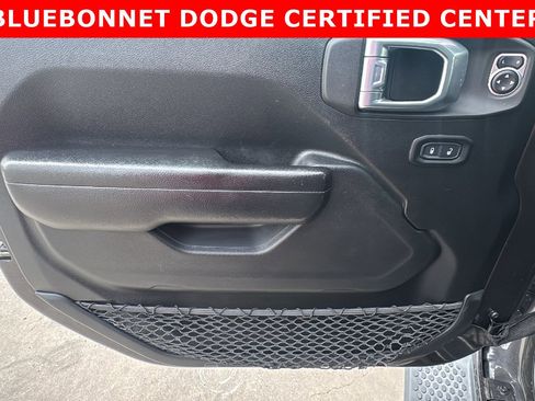 Used 2021 Jeep Wrangler Unlimited Rubicon w/ Xtreme Recon 35" Tire Package image 12