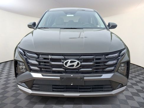 Used 2025 Hyundai Tucson SE image 2