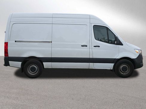Used 2025 Mercedes-Benz Sprinter 2500 image 2