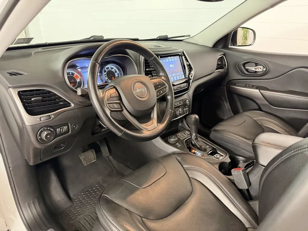 Used 2021 Jeep Cherokee Limited AWD/4WD image 11