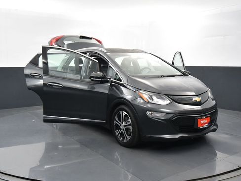 Used 2017 Chevrolet Bolt Premier w/ Driver Confidence II Package image 37
