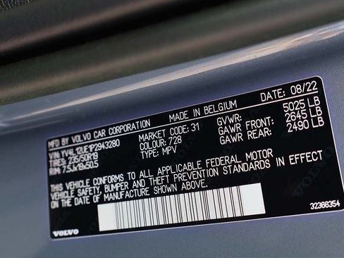 Used 2023 Volvo XC40 B5 Plus w/ Driver Assist Package AWD/4WD image 53