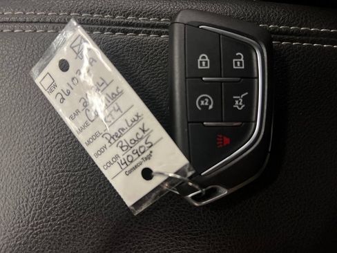 Certified 2024 Cadillac XT4 Premium Luxury AWD/4WD image 28