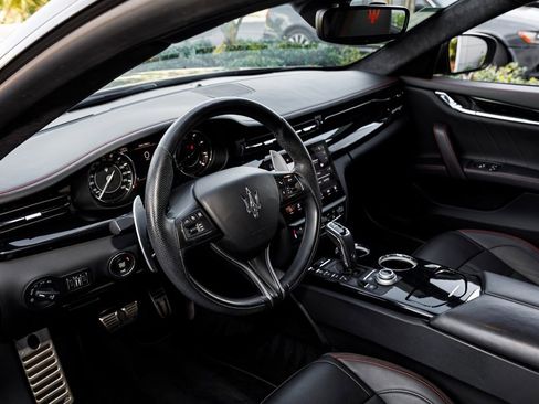 Used 2022 Maserati Quattroporte Modena image 25