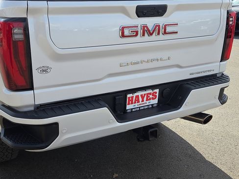 Used 2024 GMC Sierra 2500 Denali w/ Technology Package image 8