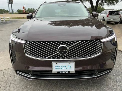 Certified 2025 Volvo XC90 B5 Plus AWD/4WD image 2