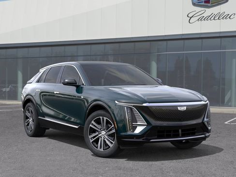 Used 2026 Cadillac Lyriq Luxury w/ LPO, Floor Liner Package RWD image 8