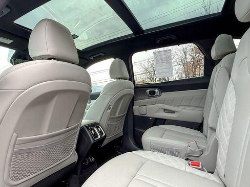Certified 2025 Kia Sorento SX Prestige image 39