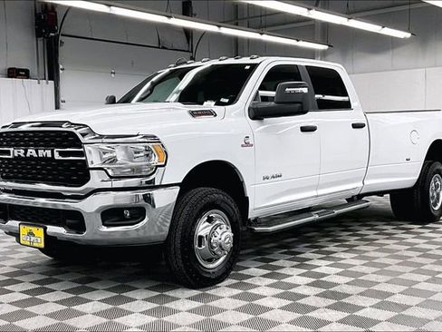 Used 2024 RAM 3500 Big Horn image 13