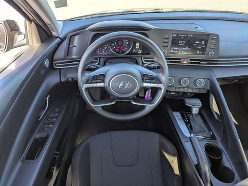 Used 2023 Hyundai Elantra SE FWD image 27