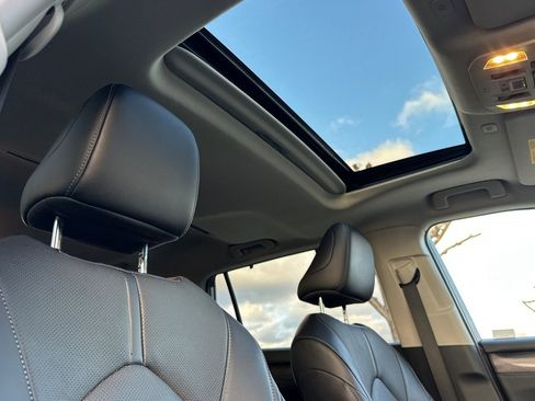 Used 2023 Toyota Highlander Limited image 21