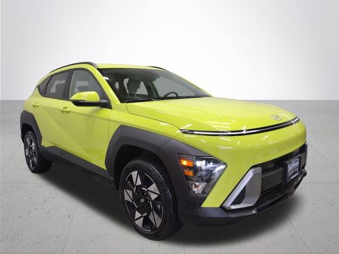Used 2025 Hyundai Kona SEL AWD/4WD image 3