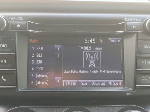 Used 2018 Toyota RAV4 LE image 25