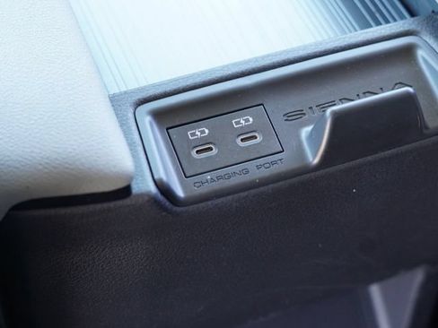 Certified 2026 Toyota Sienna XLE FWD image 36