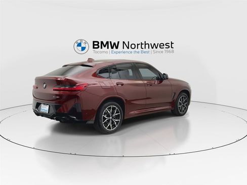 Used 2025 BMW X4 xDrive30i w/ Premium Package image 3