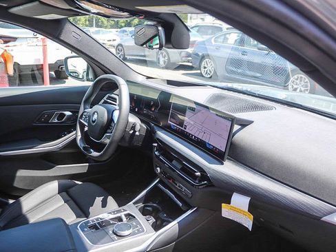 Used 2026 BMW 330i Sedan w/ Premium Package RWD image 15
