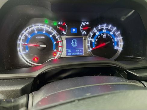 Used 2018 Toyota 4Runner SR5 Premium image 12