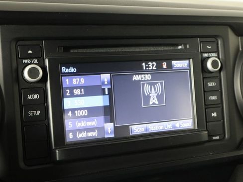 Used 2019 Toyota Tacoma SR image 22