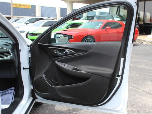 Used 2023 Chevrolet Malibu LT FWD image 10