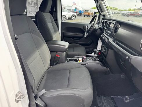 Certified 2018 Jeep Wrangler Unlimited Sport S AWD/4WD image 14