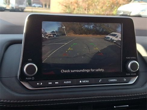 Used 2023 Nissan Rogue SV image 18