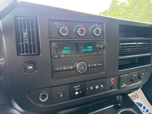 Used 2022 Chevrolet Express 3500 w/ Power Convenience Package RWD image 20