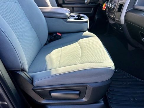 Used 2018 RAM 1500 Express image 23