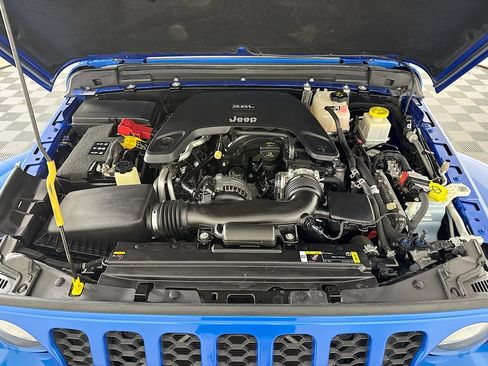 Used 2021 Jeep Gladiator Sport AWD/4WD image 27