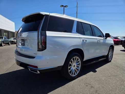 Used 2021 Cadillac Escalade Premium Luxury AWD/4WD image 6
