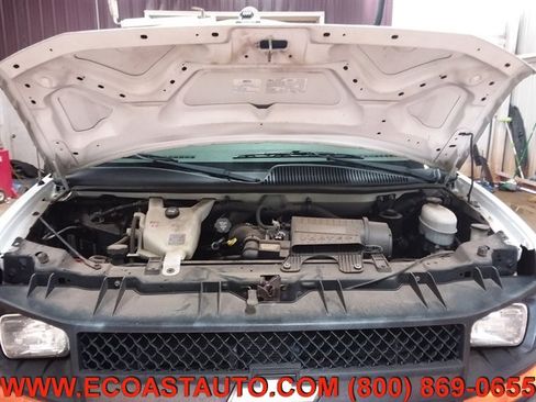 Used 2012 Chevrolet Express 2500 w/ Cold Climate Package image 9
