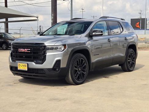 Used 2023 GMC Acadia SLT w/ Elevation Edition image 7