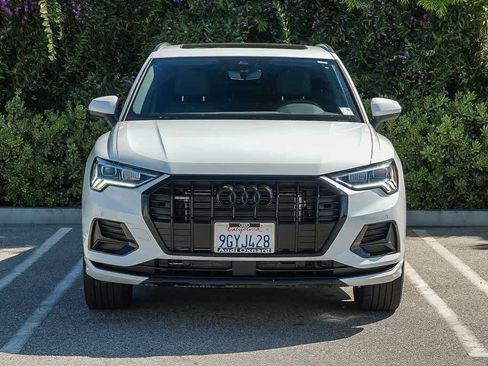 Used 2023 Audi Q3 2.0T Premium w/ Convenience Package image 2