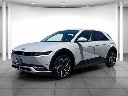 Certified 2024 Hyundai Ioniq 5 SEL RWD image 2